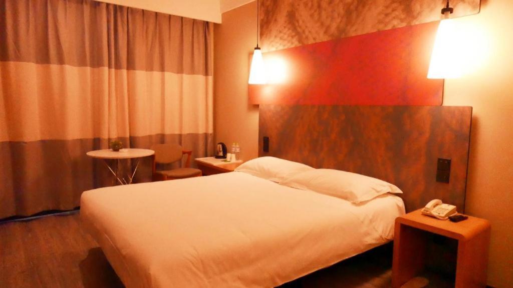 Ibis Nanchang Zhongshan Road Pedestrian Street Hotel Buitenkant foto